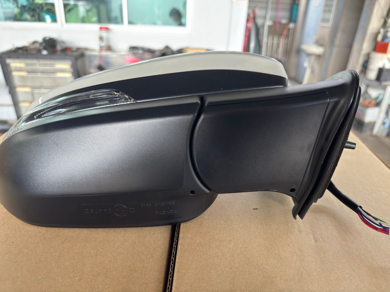 TOYOTA REVO ROCCO ROGUE SIDE MIRROR 7 WIRE LH (NEW) (87940-0KJ01)