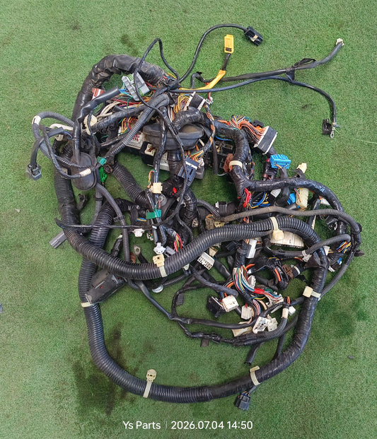 ISUZU DMAX VCROSS FUSEBOX WIRING (898188-4206-070)