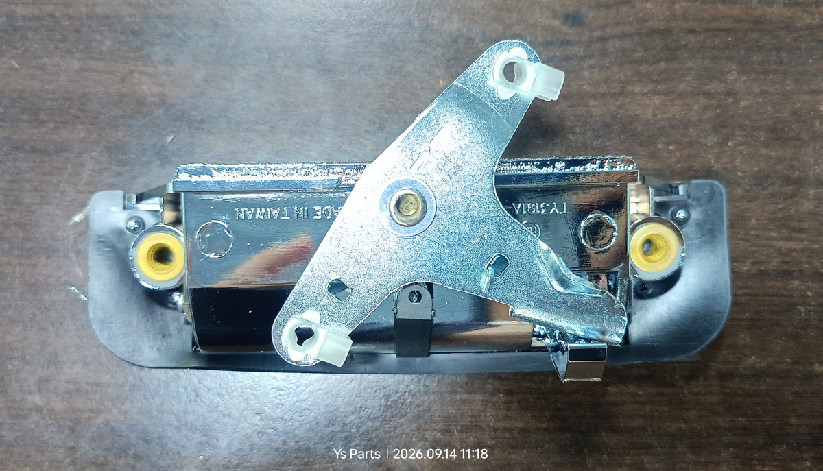 TOYOTA HILUX VIGO (KUN25) 2005 2DOOR TRUNK LID HANDLE (NEW) (TYN07A-2763A-NNND)