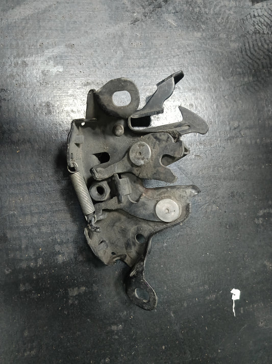 GENUINE NISSA ROGUE FRONT BONNET LOCK (BL00020)