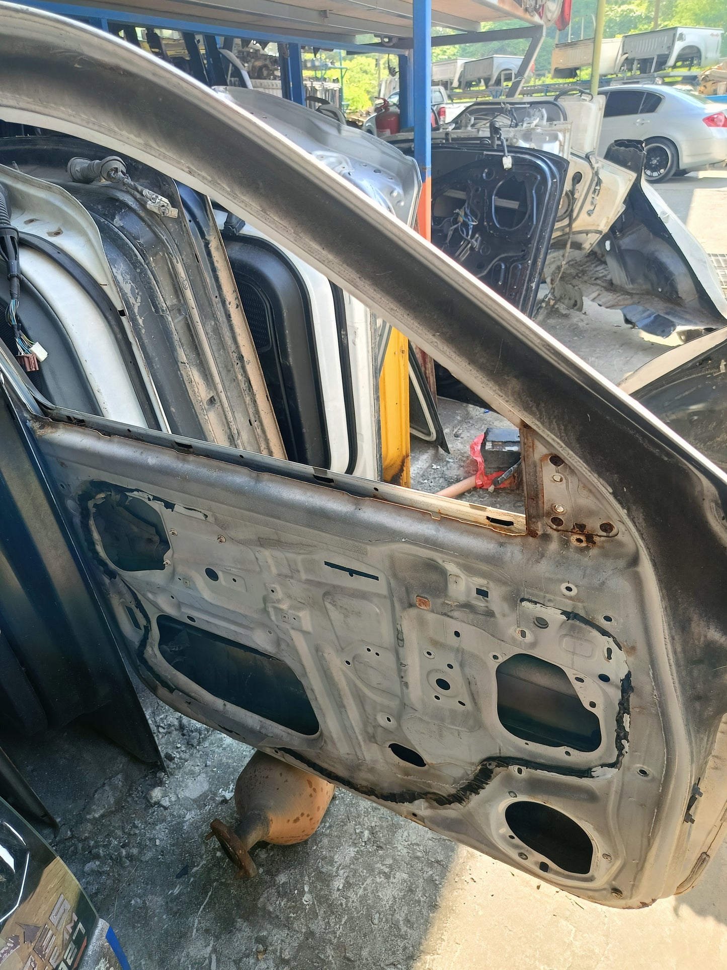 TOYOTA HILUX VIGO DOOR PANEL FLH KOSONG WHITE (DP00311)