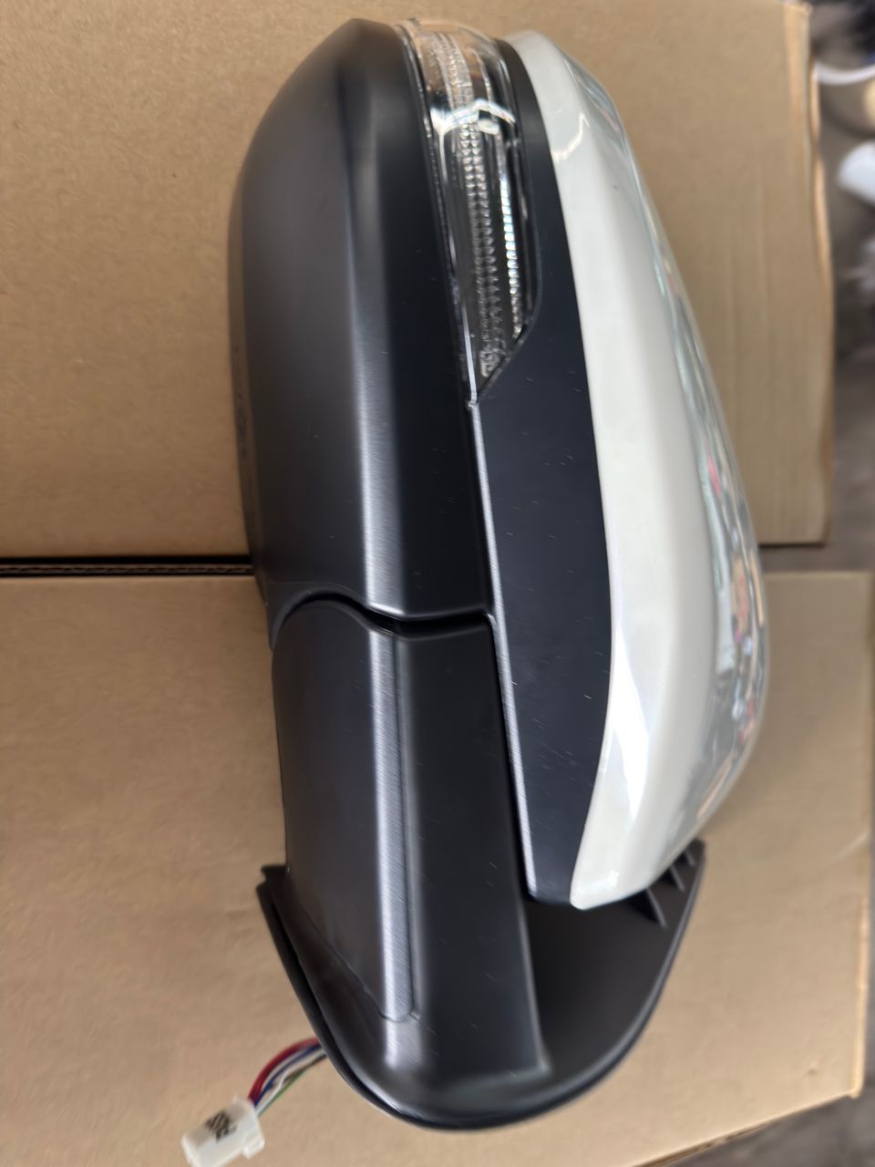 TOYOTA REVO ROCCO ROGUE SIDE MIRROR 7 WIRE LH (NEW) (87940-0KJ01)