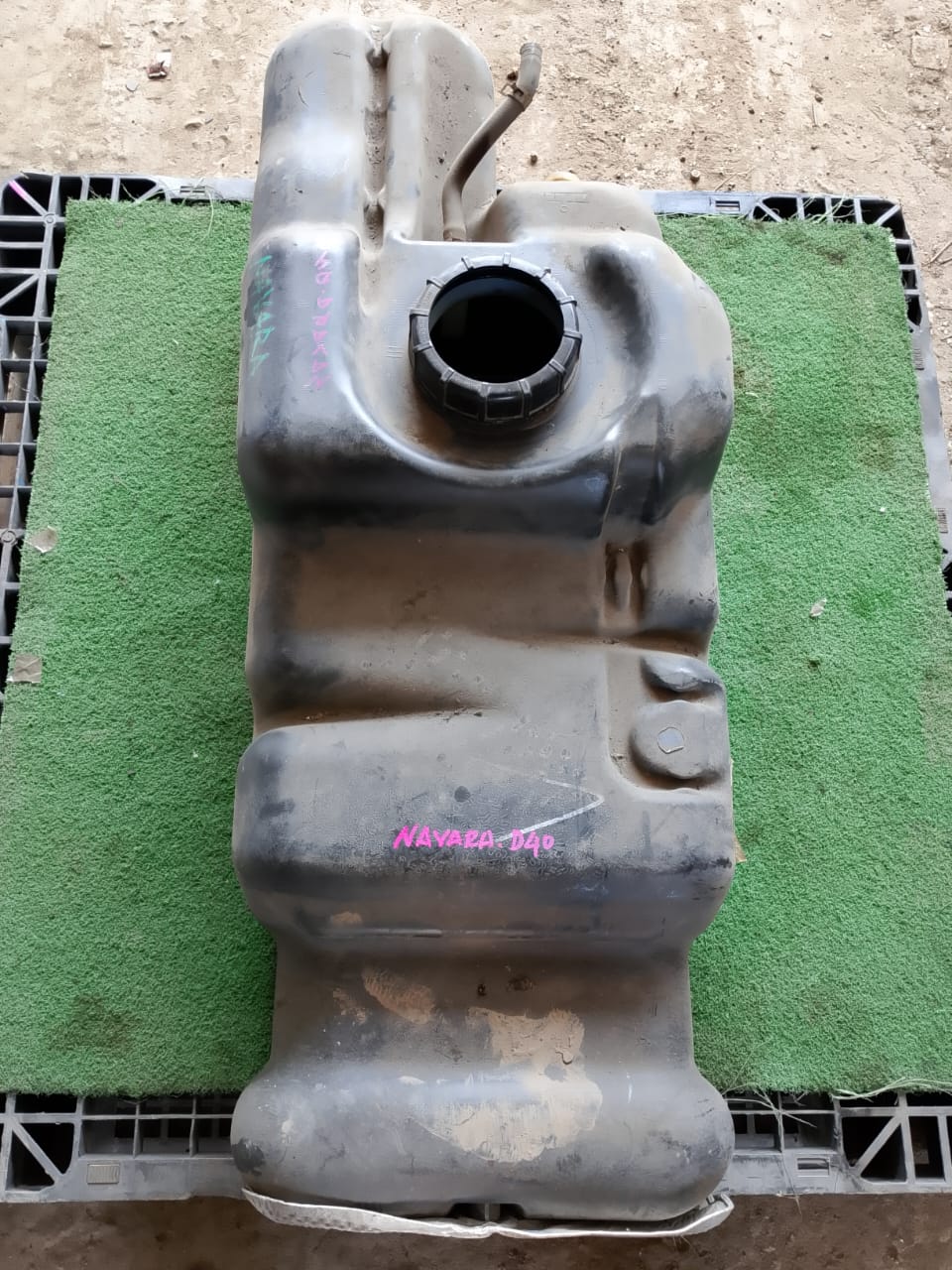 NISSAN NAVARA D40 FUEL TANK (FT00001)