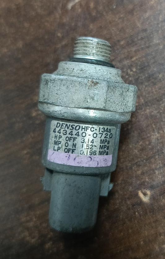 TOYOTA ALTIS/VIOS/CAMRY OIL PRESSURE SENSOR (443440-0720)