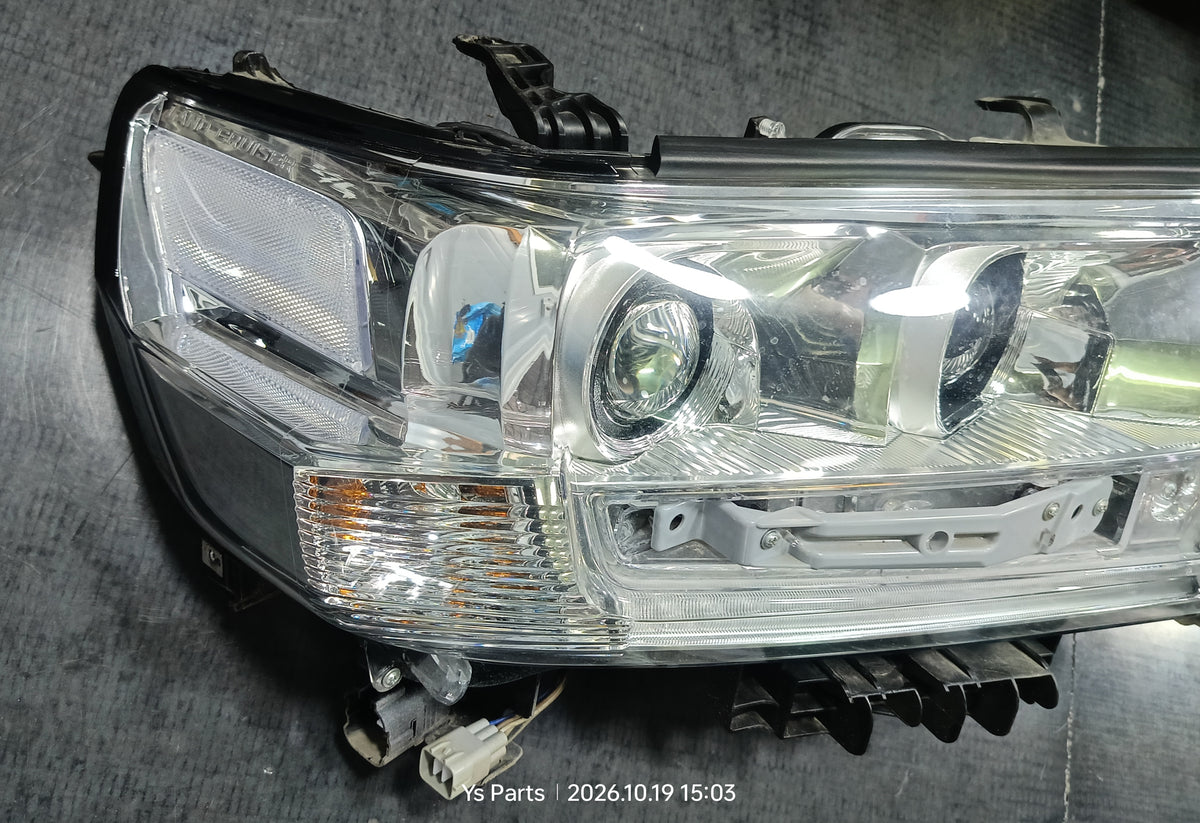 TOYOTA LAND CRUISSER L200 HEAD LAMP RH (HL0150)