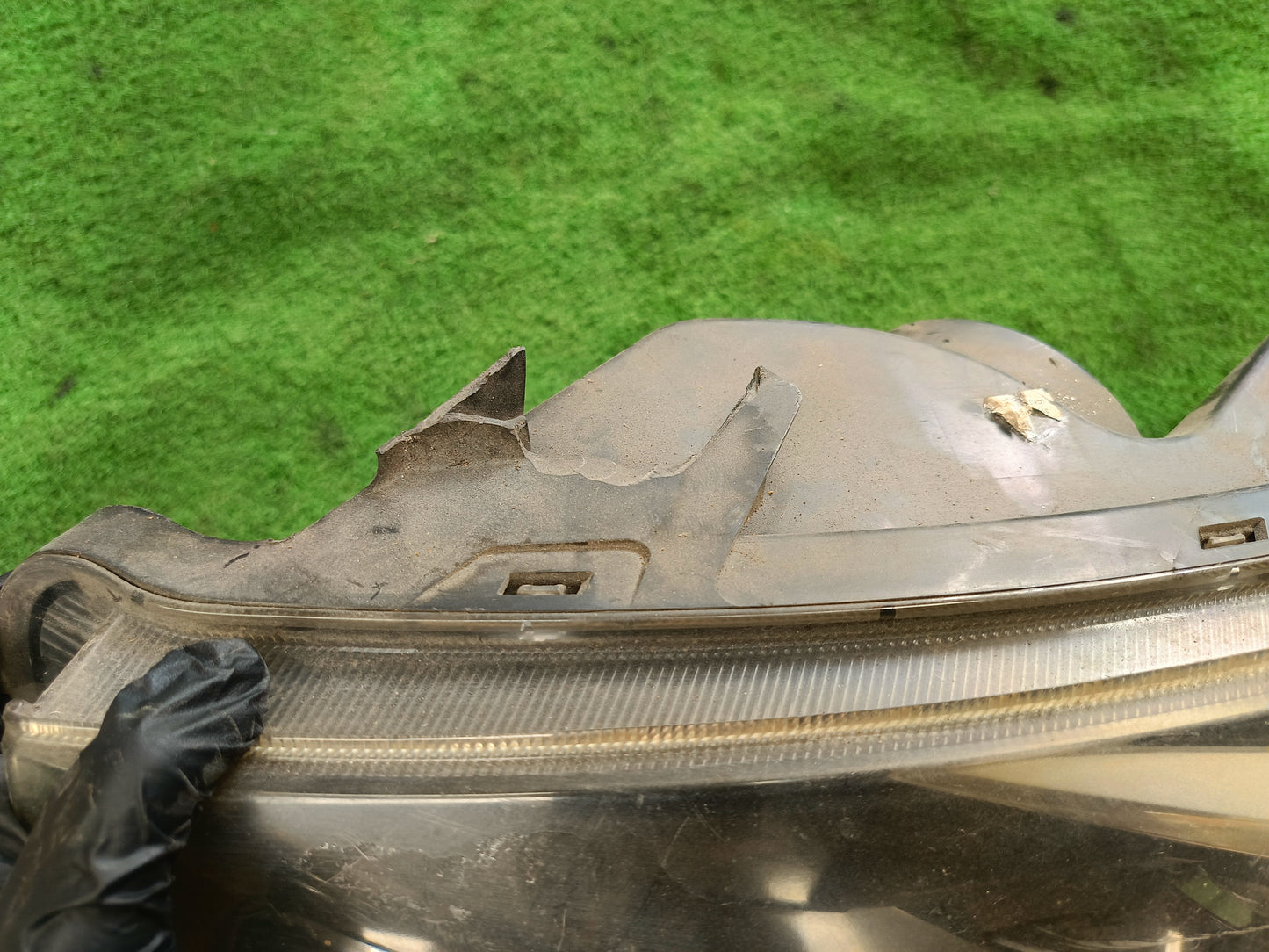 PERODUA AXIA HEAD LAMP LH (HL0136) (PATAH KAKI)