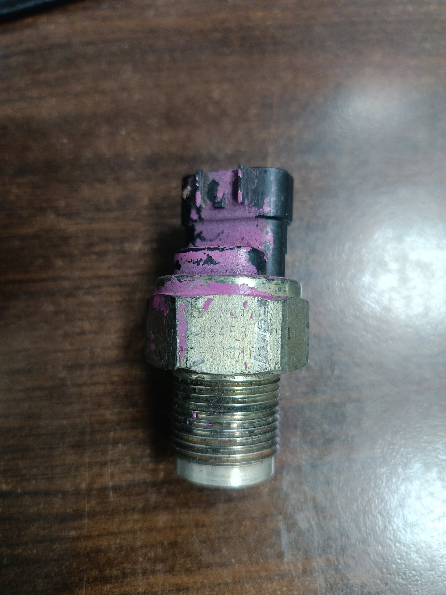 TOYOTA HILUX VIGO FUEL PRESSURE SENSOR (89458-71010)