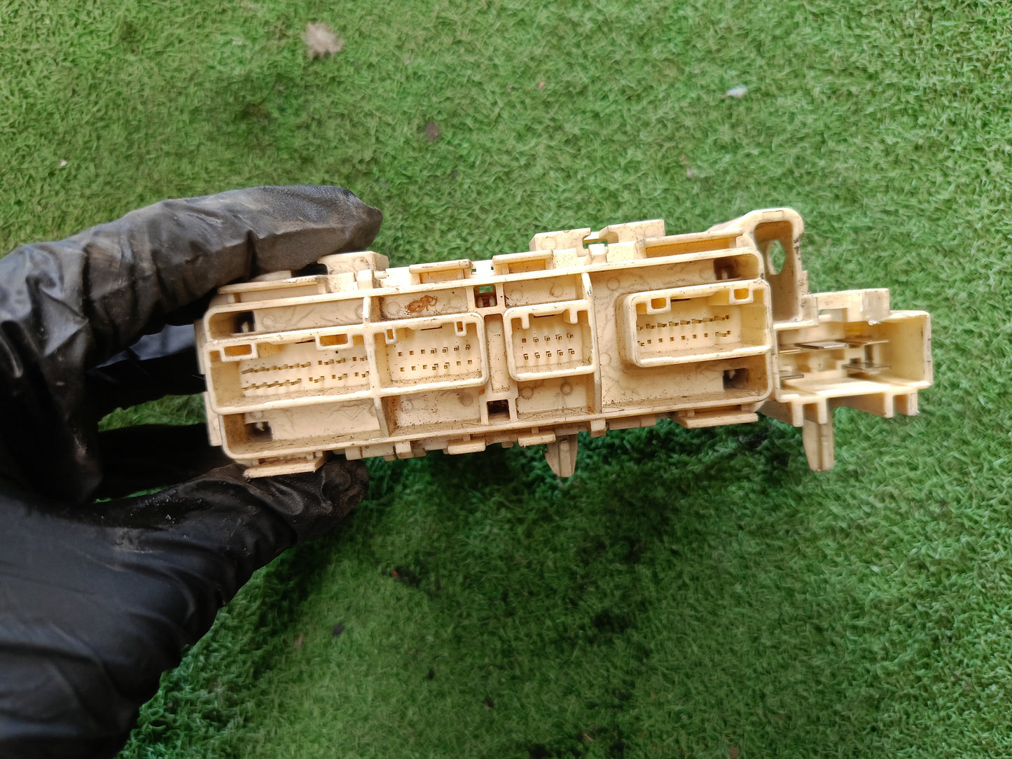 PERODUA MYVI FUSE BLOCK ASSY PASSENGER SIDE (82730-B1020)