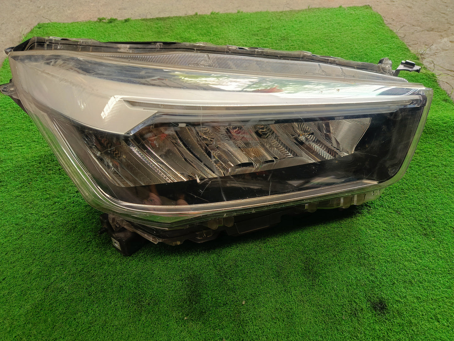 PERODUA ATIVA HEAD LAMP RH (HL0124) (ADA PATAH)