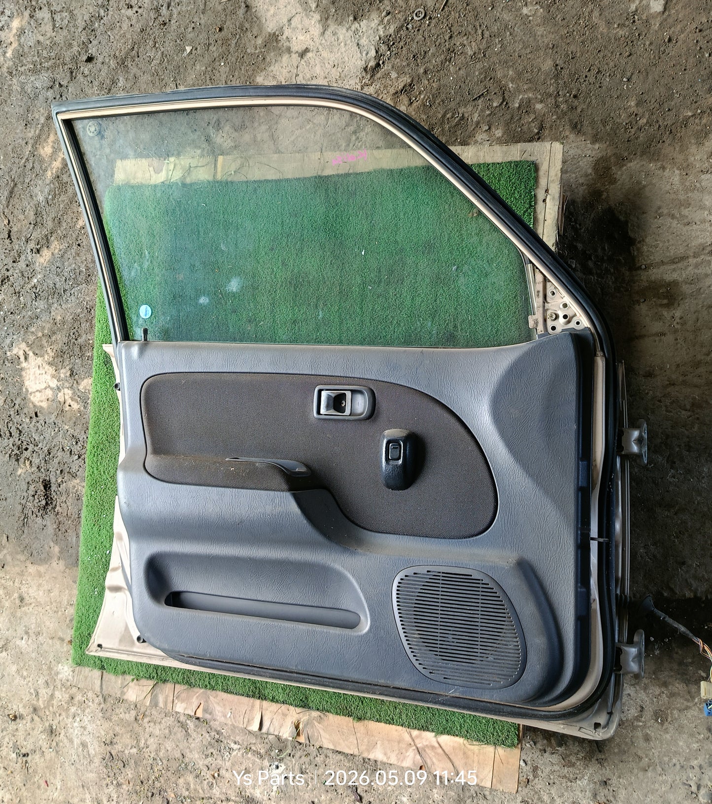 PERODUA KELISA DOOR PANEL RLH COMPLETE BROWN (DP00327)