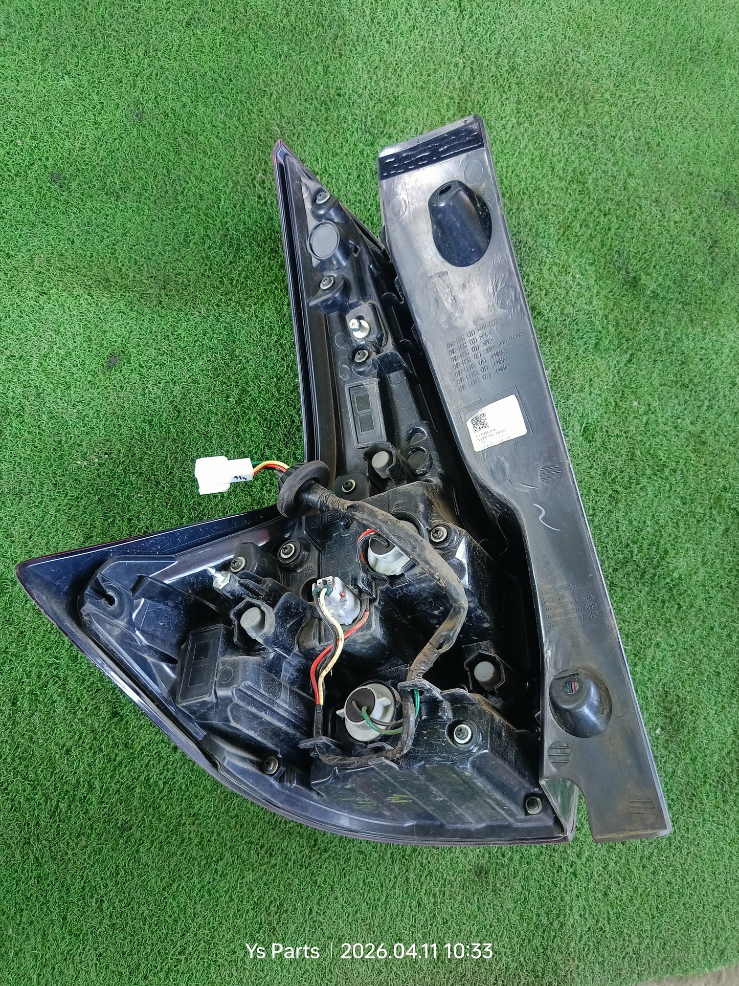 MITSUBISHI XPANDER TAIL LAMP RH (8330B406)