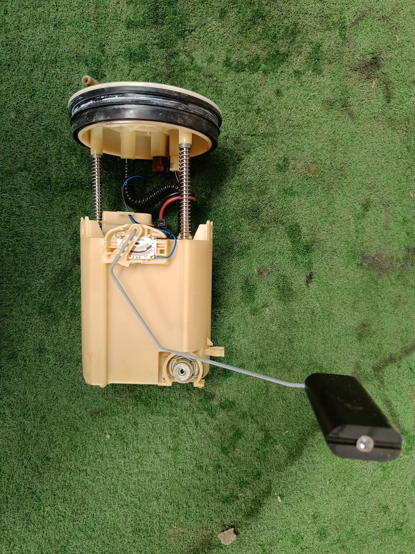 NISSAN LIVINA L11 FUEL PUMP (17040-1YP2A)