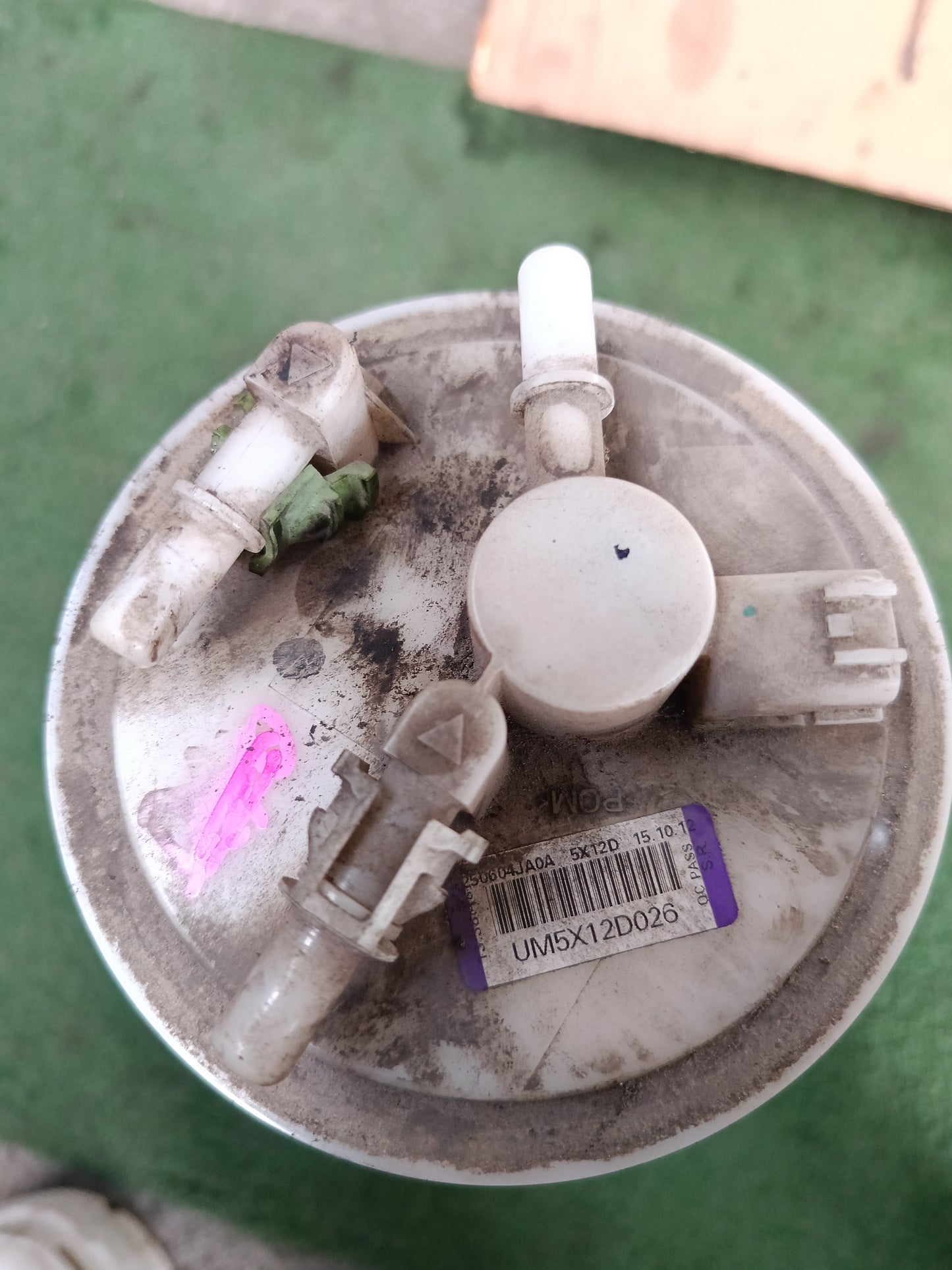 NISSAN NAVARA NP300 FUEL PUMP (250604JA0A)