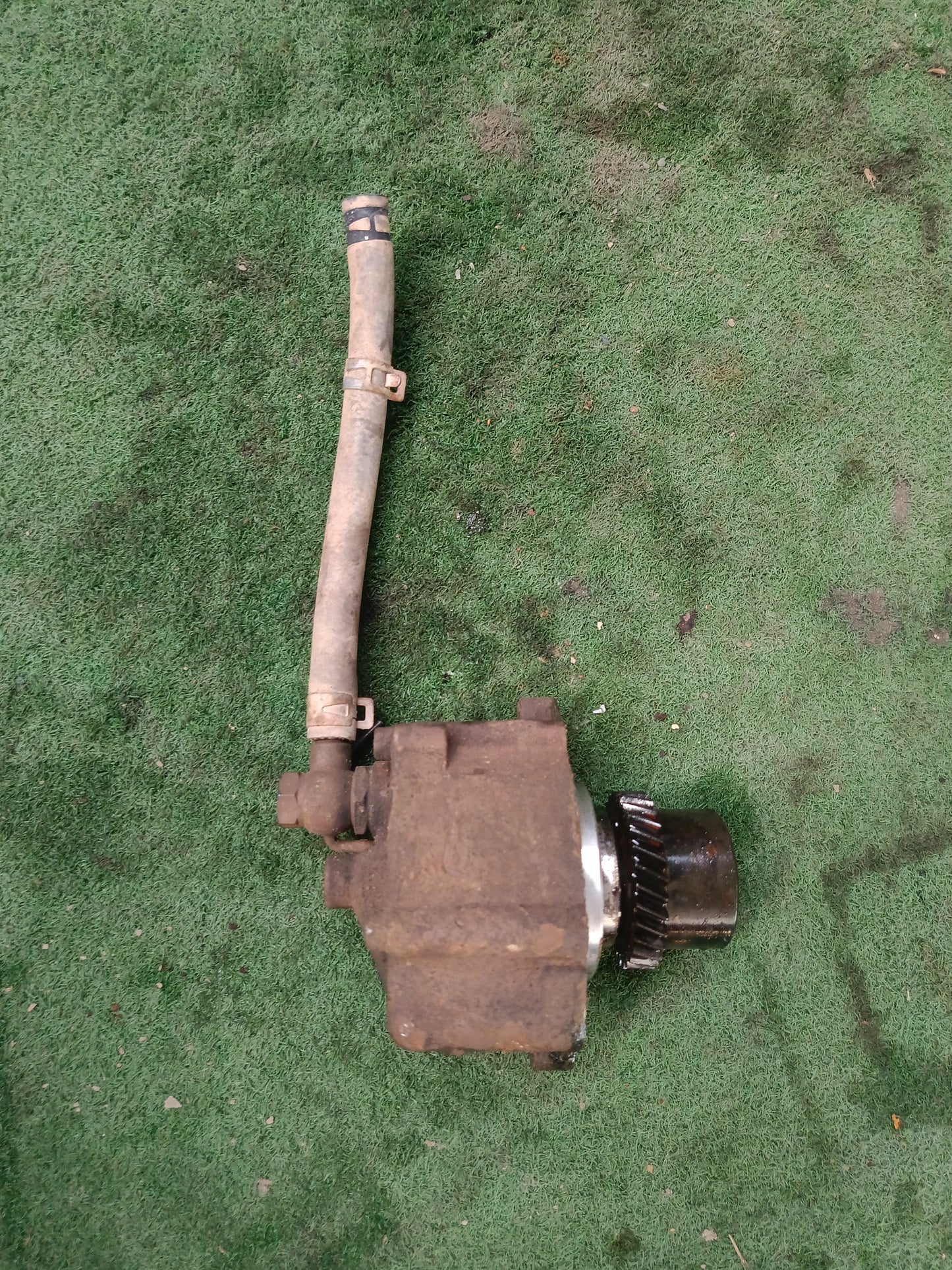 TOYOTA HILUX VIGO VNT 2.5 POWER STEERING PUMP (SP0033)