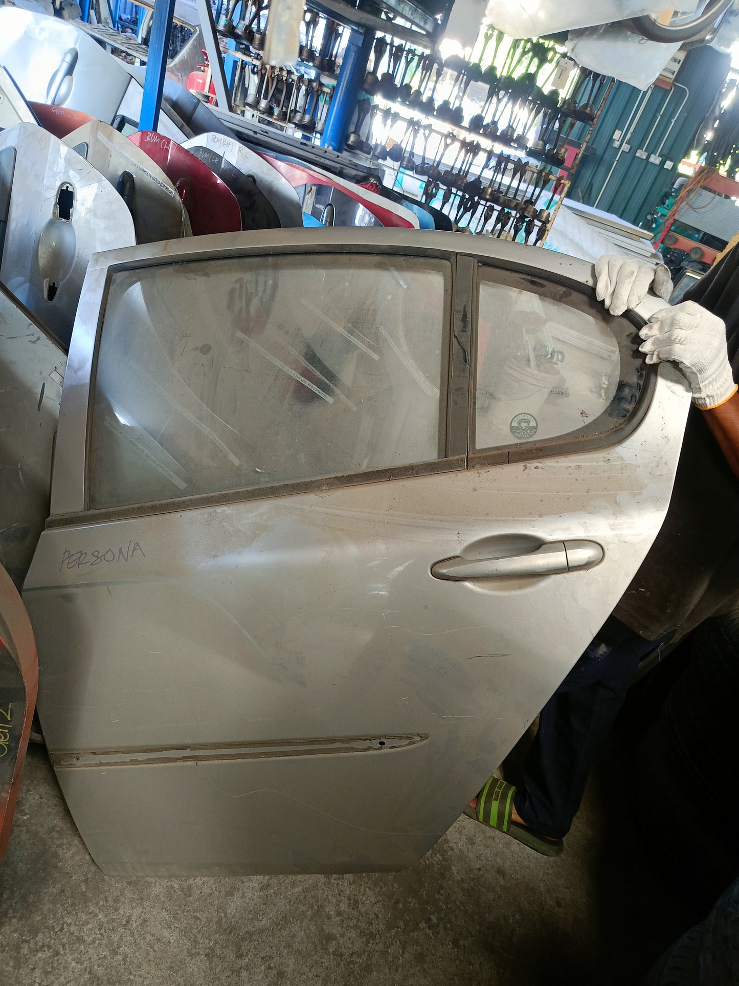 PROTON PERSONA DOOR PANEL RLH COMPLETE SILVER (DP00064)