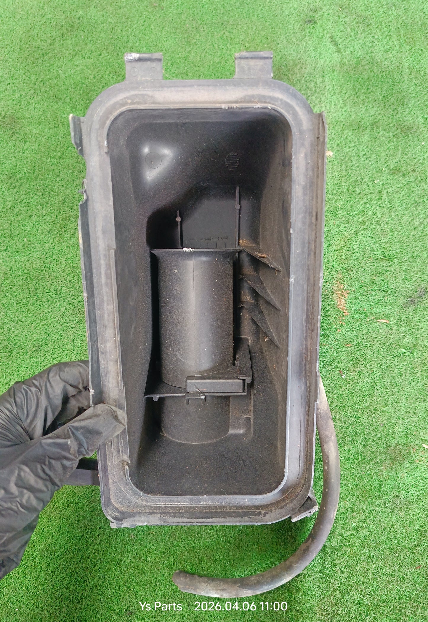 TOYOTA YARIS AIRBOX TOP COVER (ABX0072)