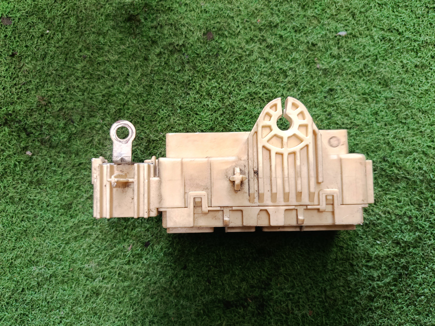 PERODUA MYVI FUSE BLOCK ASSY PASSENGER SIDE (82730-B1020)