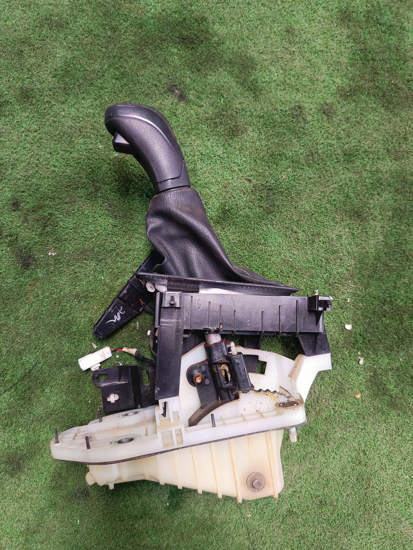 PERODUA BEZZA GEAR LEVEL (GL0056)