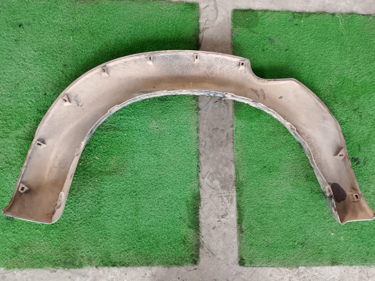 TOYOTA VIGO FENDER FLARE RLH (FF042)