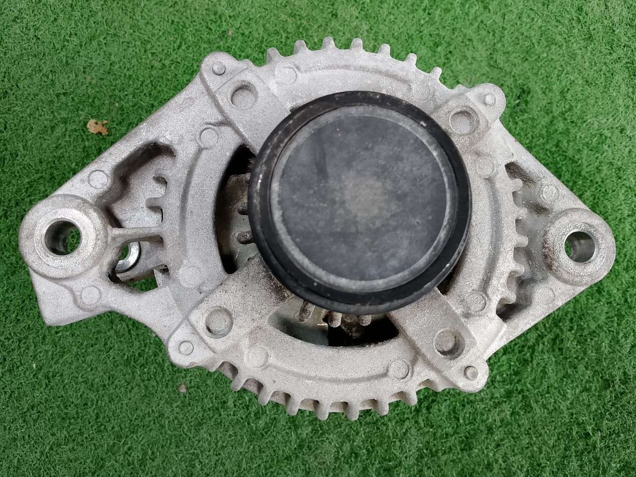 TOYOTA ESTIMA ALTERNATOR (A0006)