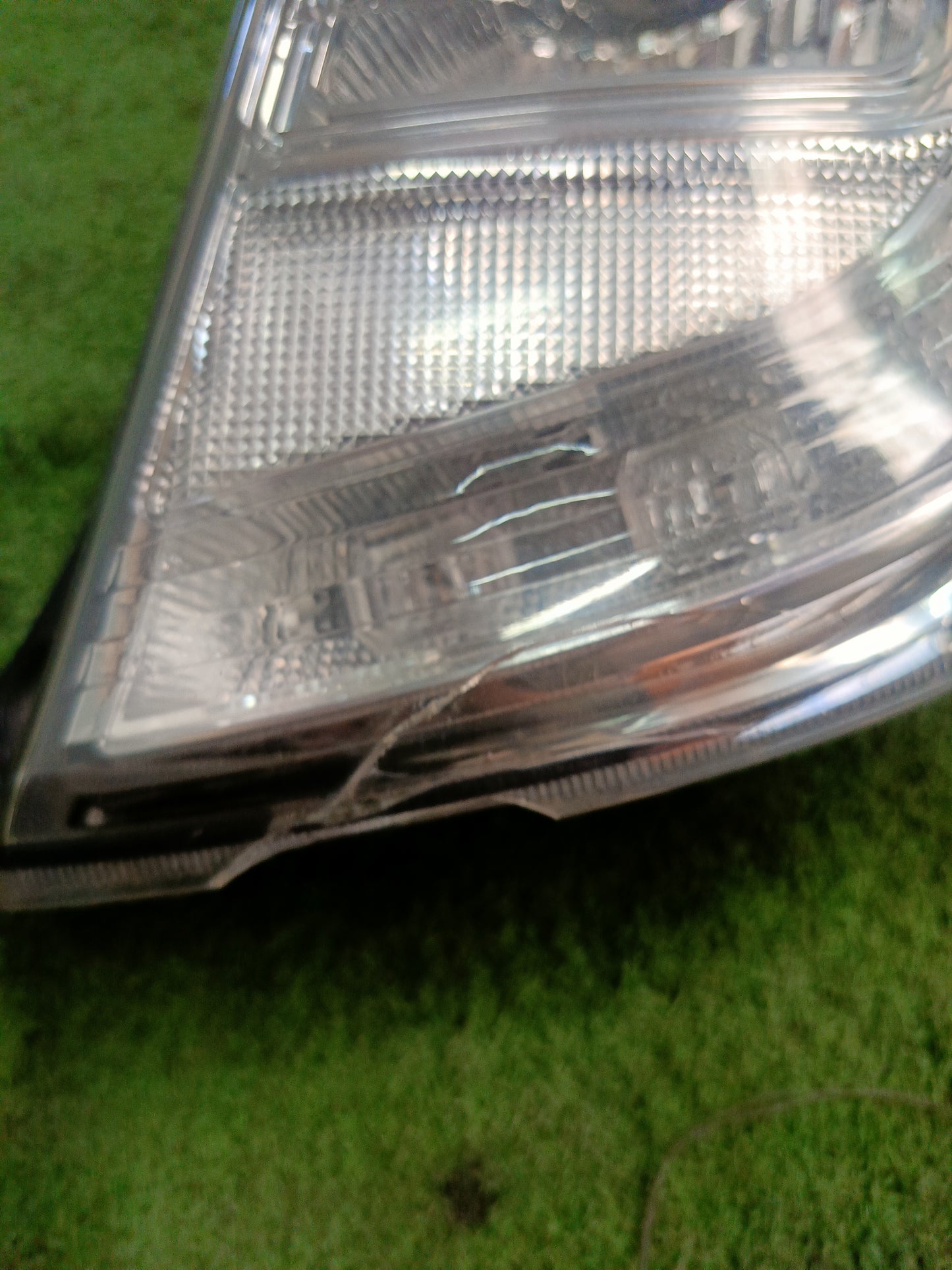 PERODUA AXIA SE TAIL LAMP (W) RH (81550-BZ280)