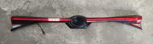 TOYOTA VELOZ TAIL GATE LIGHT (81580-BZ190)