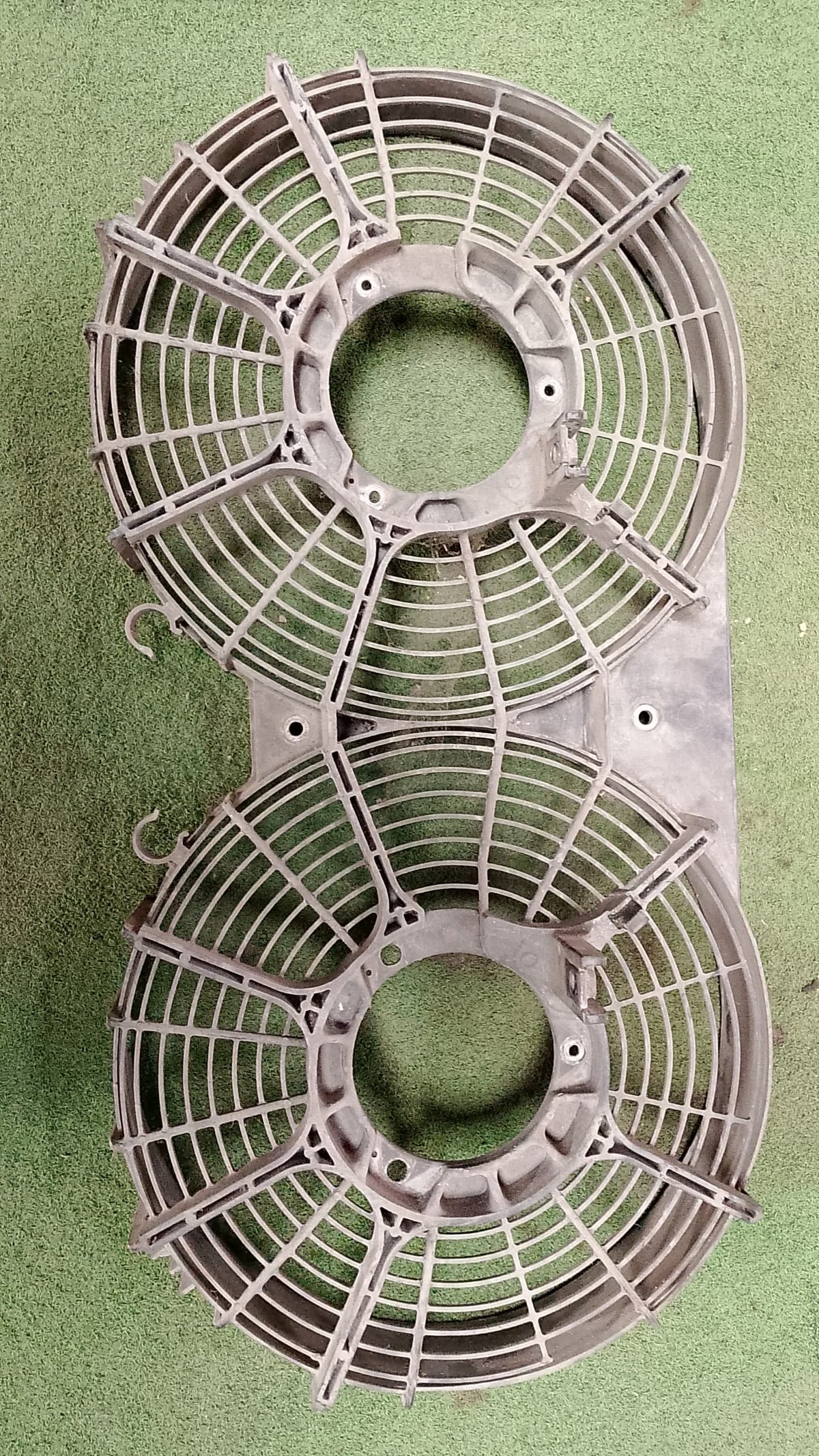 NISSAN URVAN RADIATOR FAN HOUSING (FH0022)