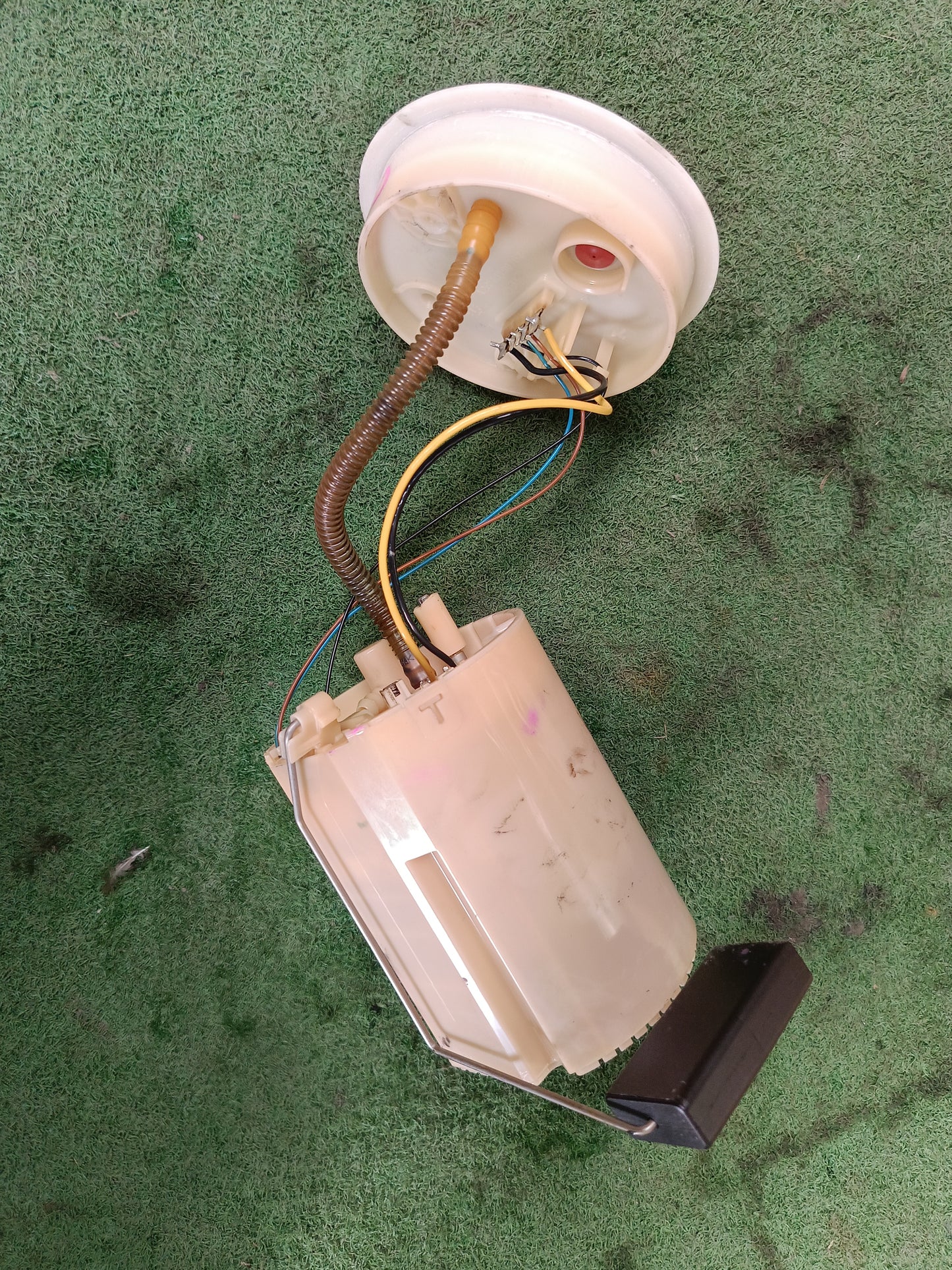 VOLKSWAGEN POLO FUEL PUMP (6RF919051AB)