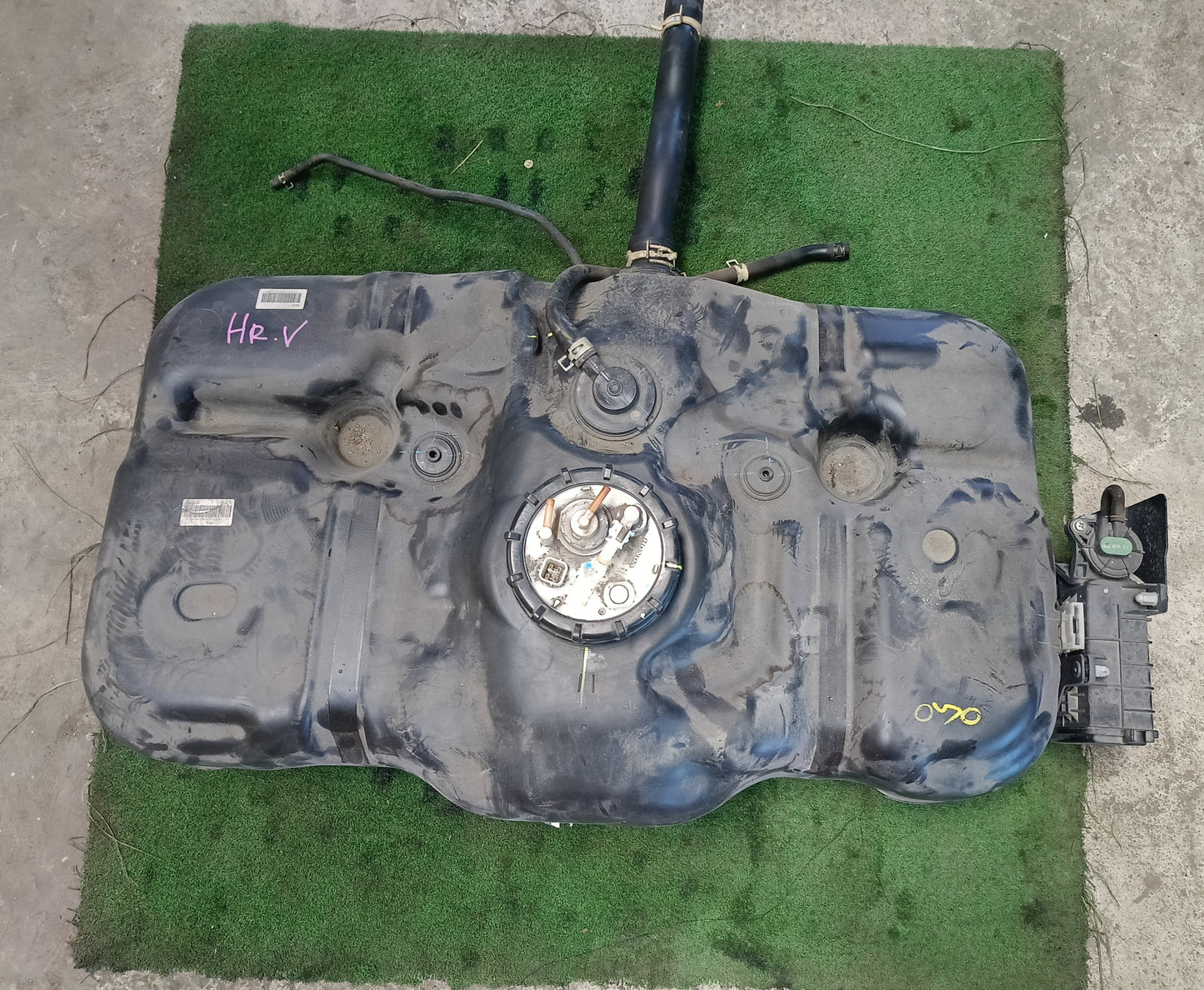 HONDA HRV FUEL TANK (FT00046)