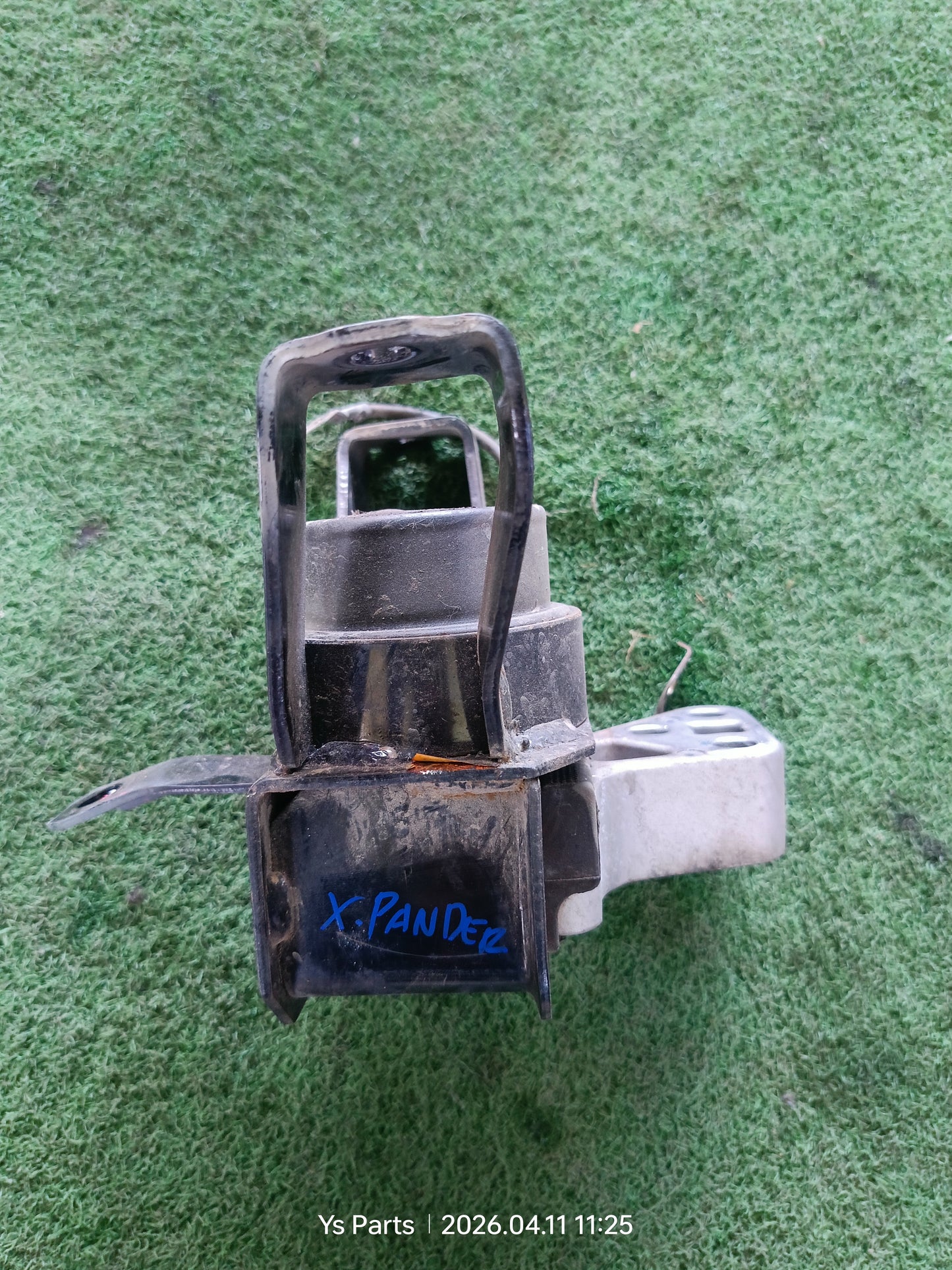 MITSUBISHI XPANDER ENGINE MOUNTING (EM0077)