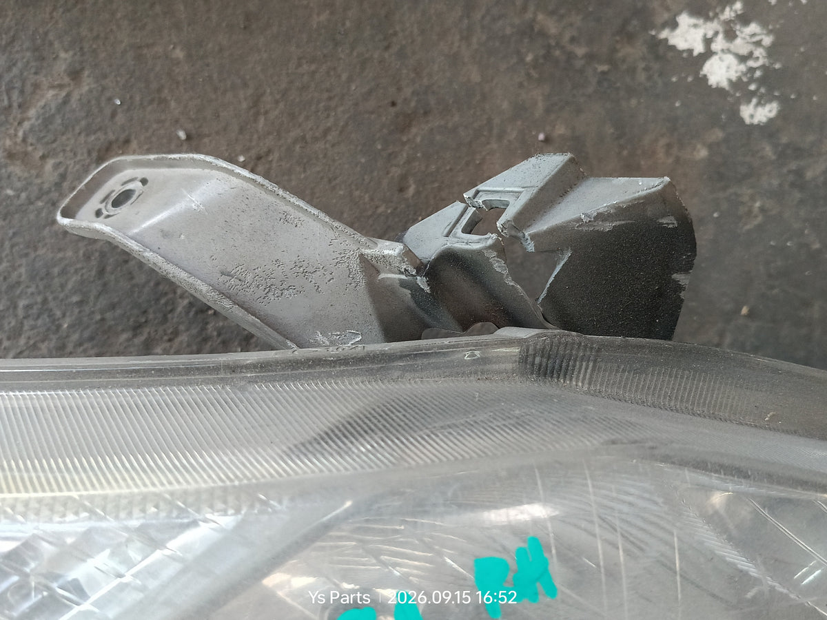 TOYOTA AVANZA HEAD LAMP RH (HL0146)