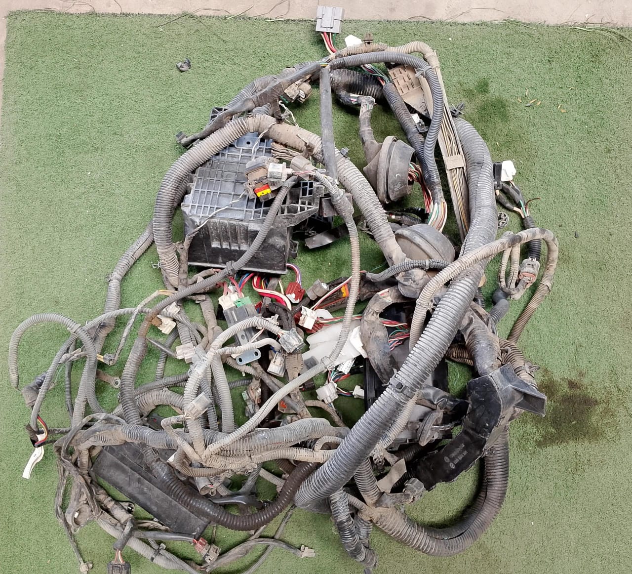 NISSAN NAVARA D40 FUSEBOX / ENGINE WIRING (WRG0106)
