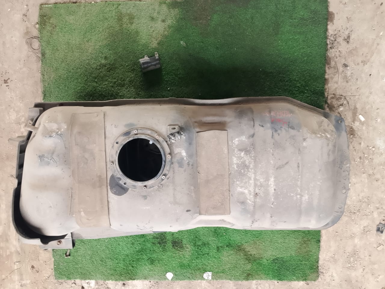 TOYOTA HIACE KDH200 FUEL TANK (FT00016)