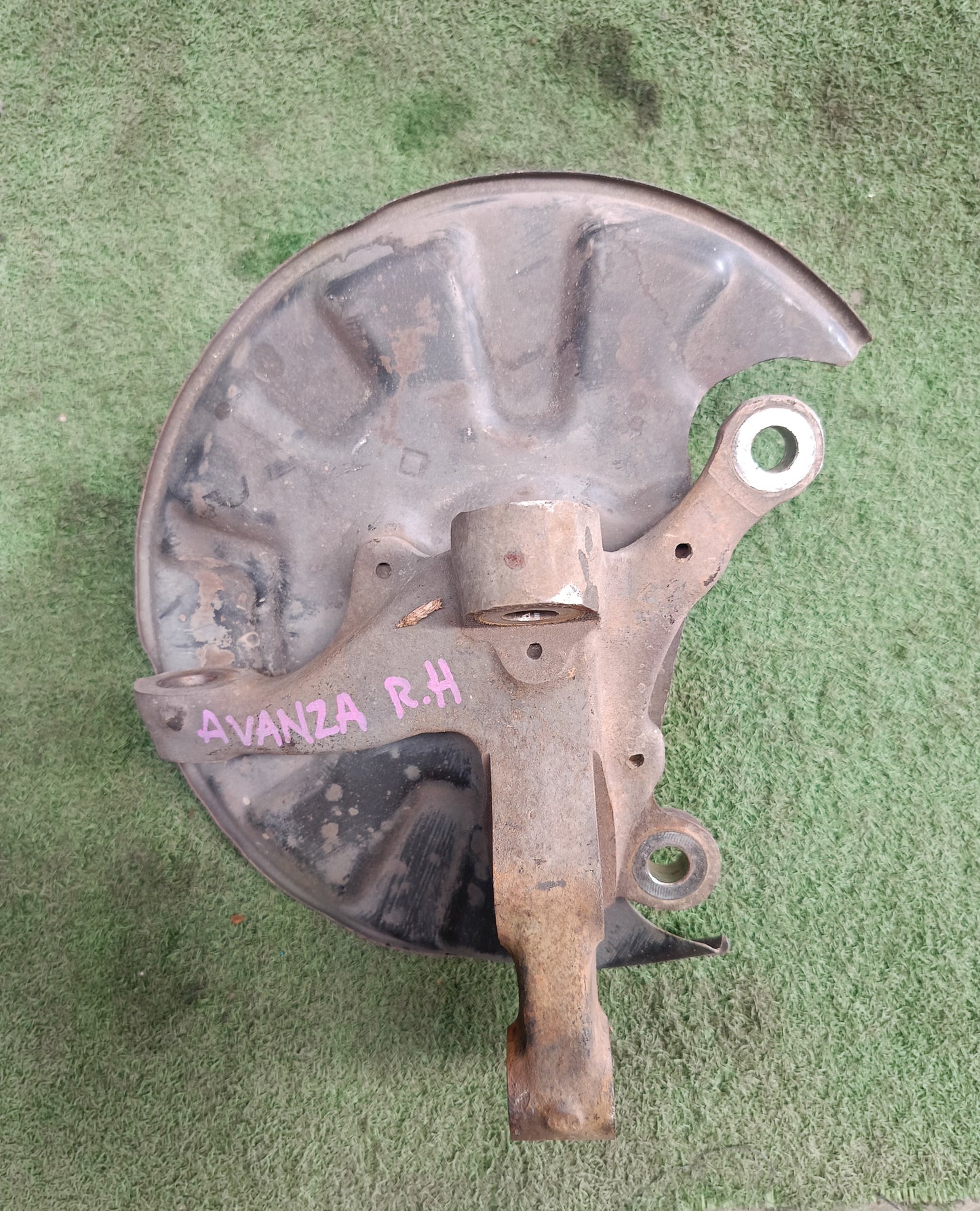 TOYOTA AVANZA KNUCKLE ARM RH (KA089)