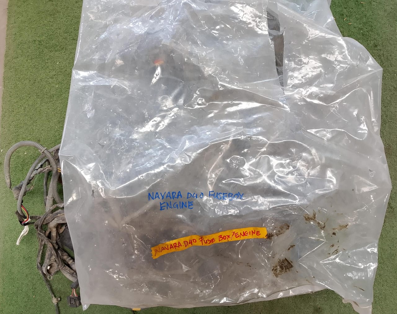 NISSAN NAVARA D40 FUSEBOX / ENGINE WIRING (WRG0106)
