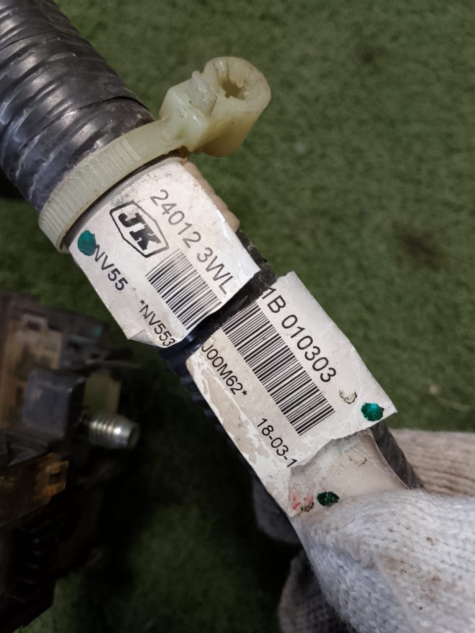 NISSAN LIVINA FUSEBOX WIRING (24012-3WL1B)