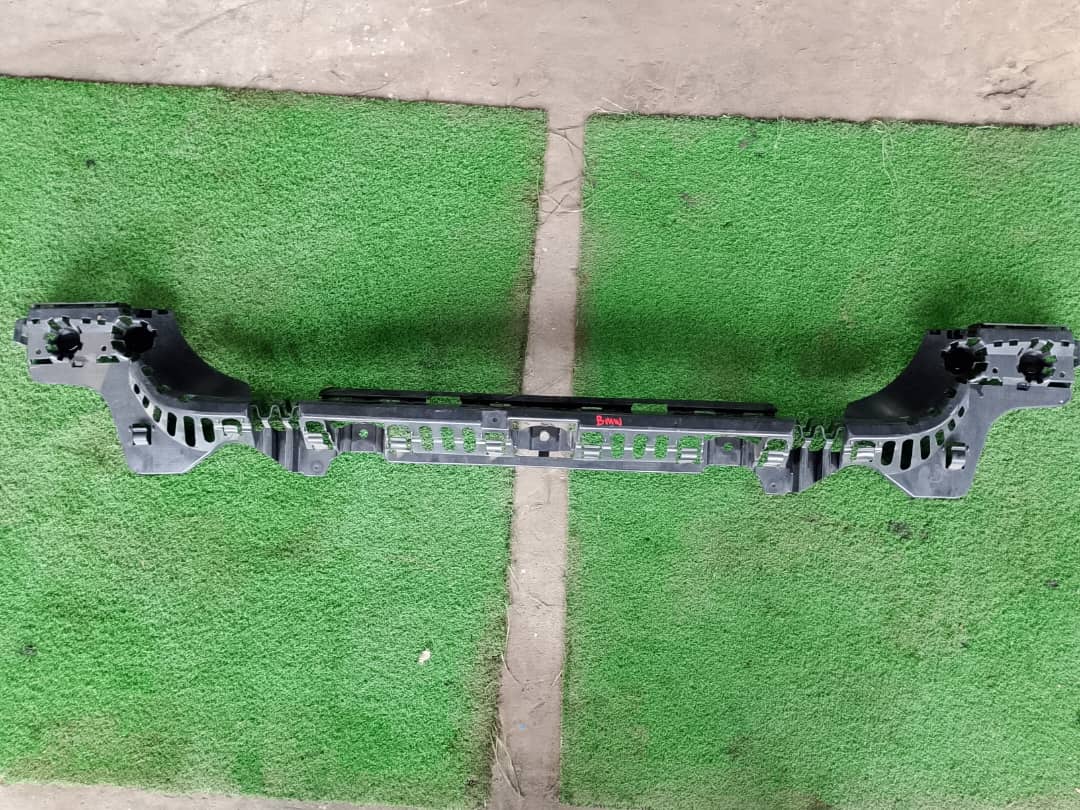 BMW REAR BUMPER BRACKET CENTRE (RBB0001)