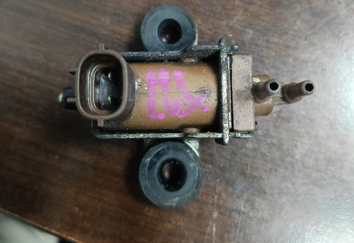 TOYOTA HILUX VACUUM VALVE SWITCH (25819-30090)