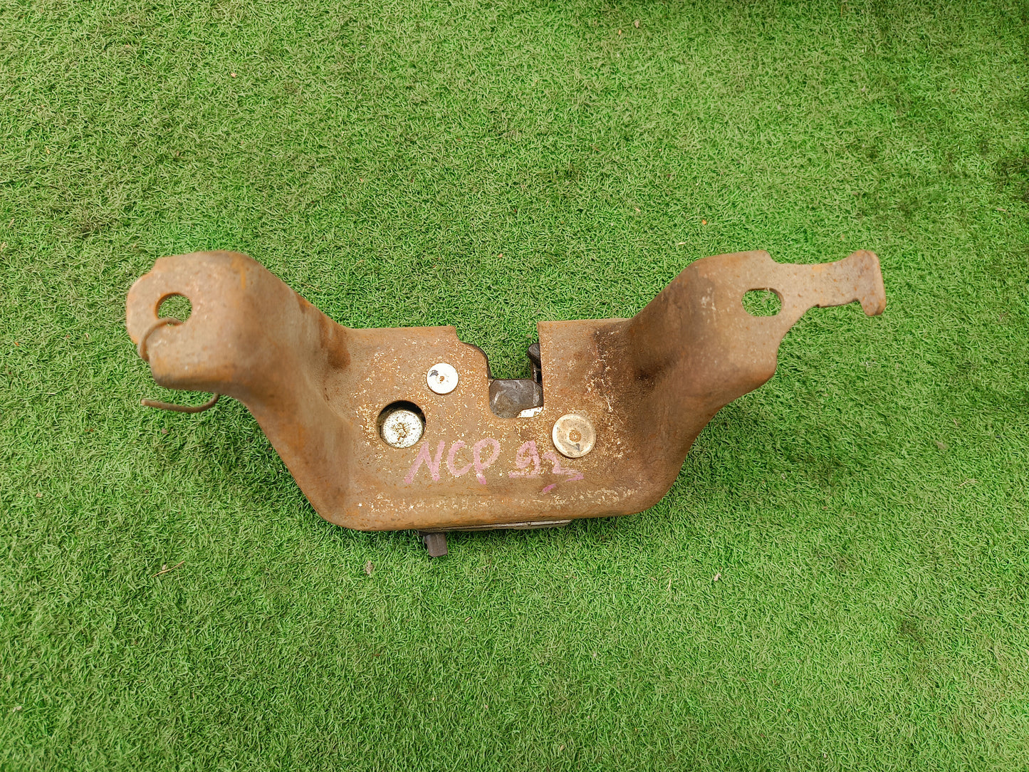 TOYOTA VIOS NCP93 FRONT BONNET LOCK (BL00040)