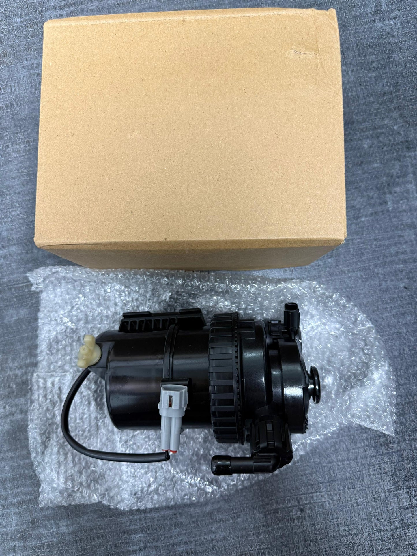 TOYOTA HILUX KUN25 FUEL FILTER HOUSING DIESEL HAND PUMP WITH FILTER (CURVED) (HP00002)