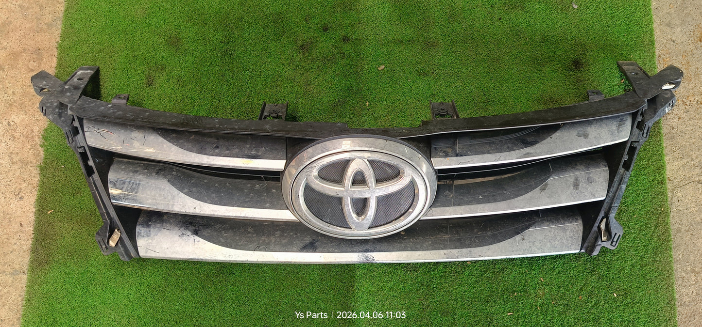 TOYOTA FORTUNER FRONT GRILLE (T00039)