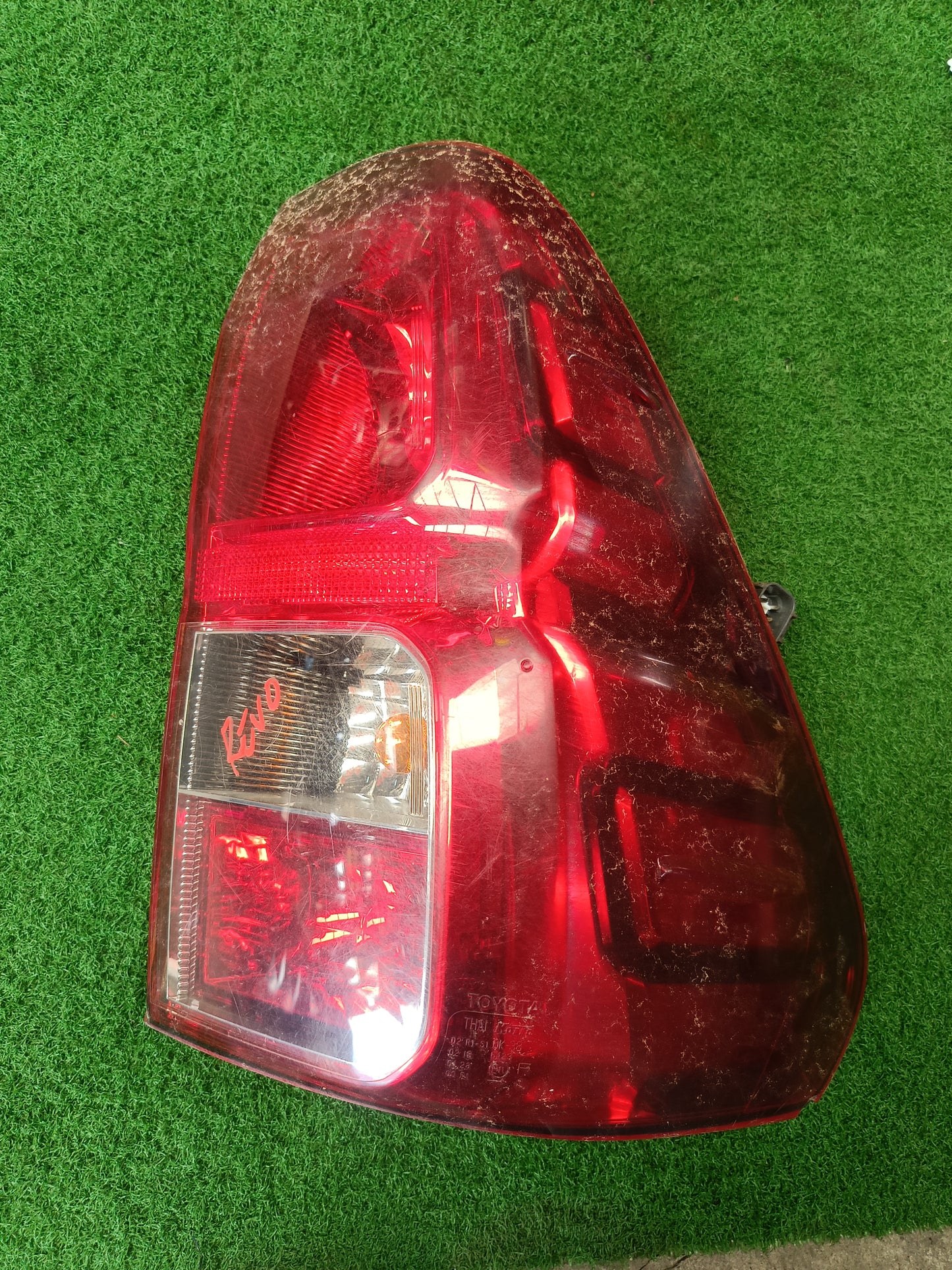 TOYOTA HILUX REVO TAIL LAMP RH (TL00217)