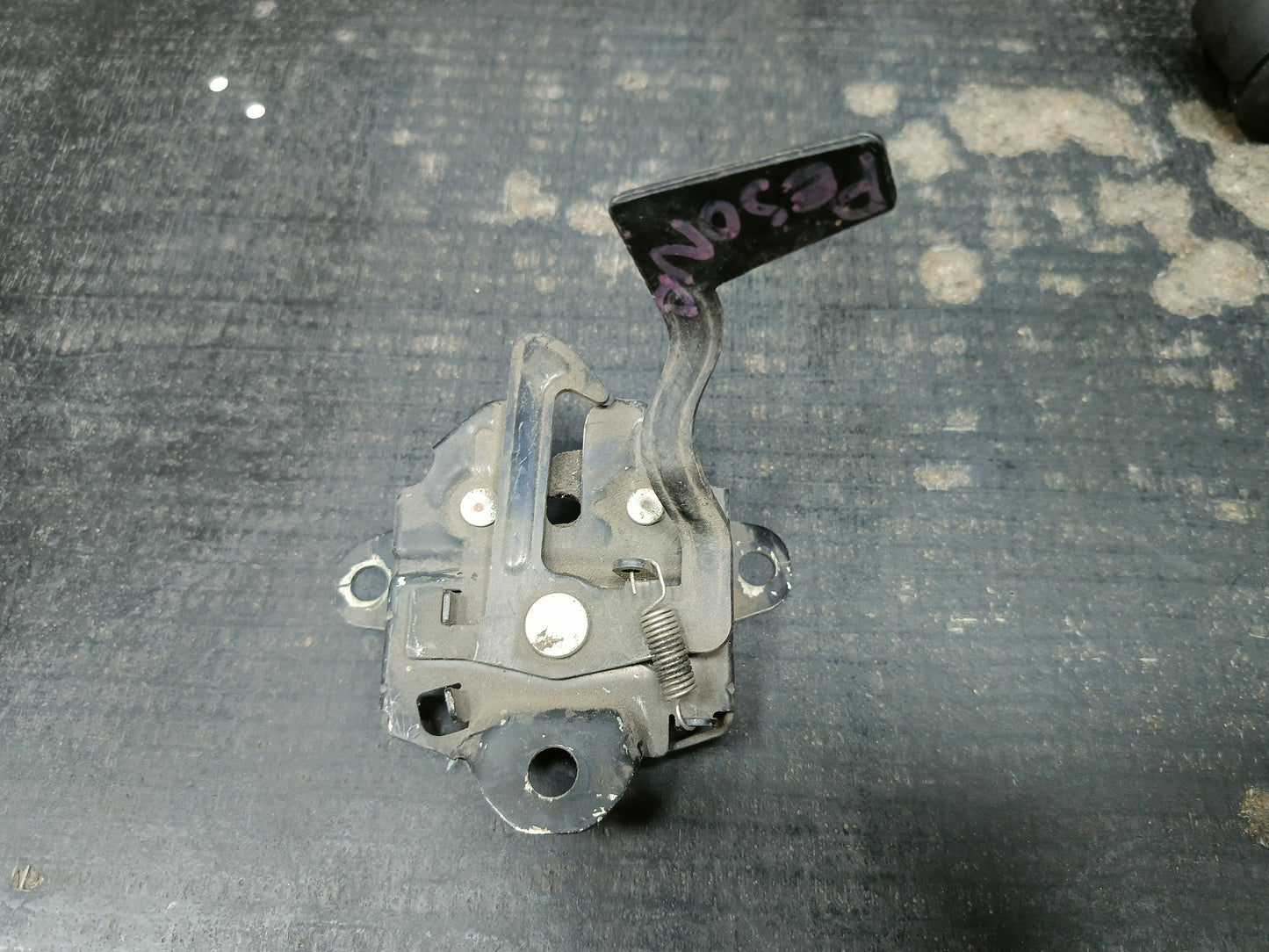 PROTON NEW PERSONA IRIZ FRONT BONNET LOCK (BL00024)