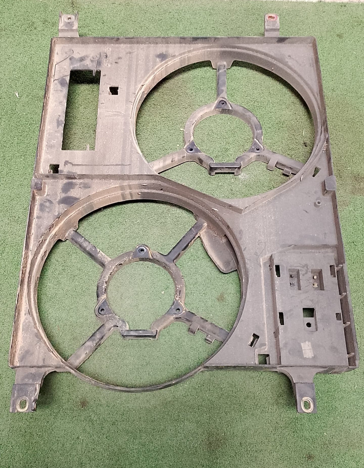 TOYOTA LAND ROVER RADIATOR FAN HOUSING (FH0021)