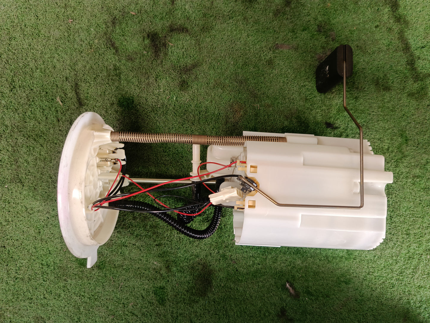NISSAN X-TRAIL FUEL PUMP (F01R00S411)