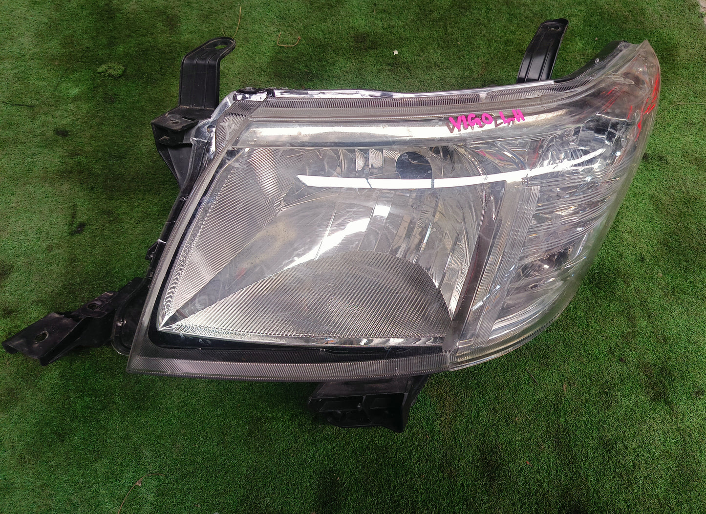 TOYOTA HILUX VIGO HEAD LAMP LH (HL0107)