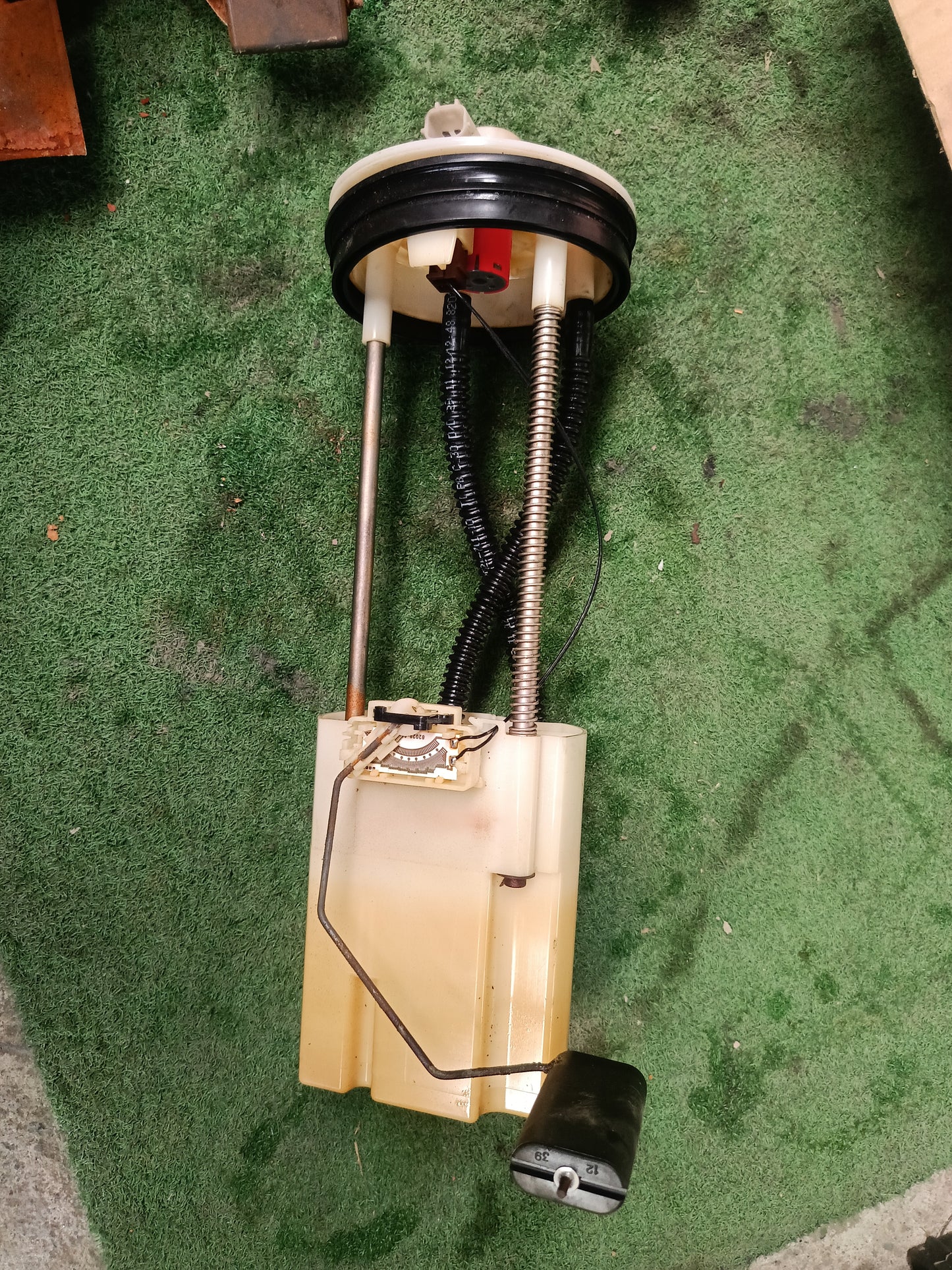 NISSAN NAVARA D40 FUEL PUMP (25060-EB70D)