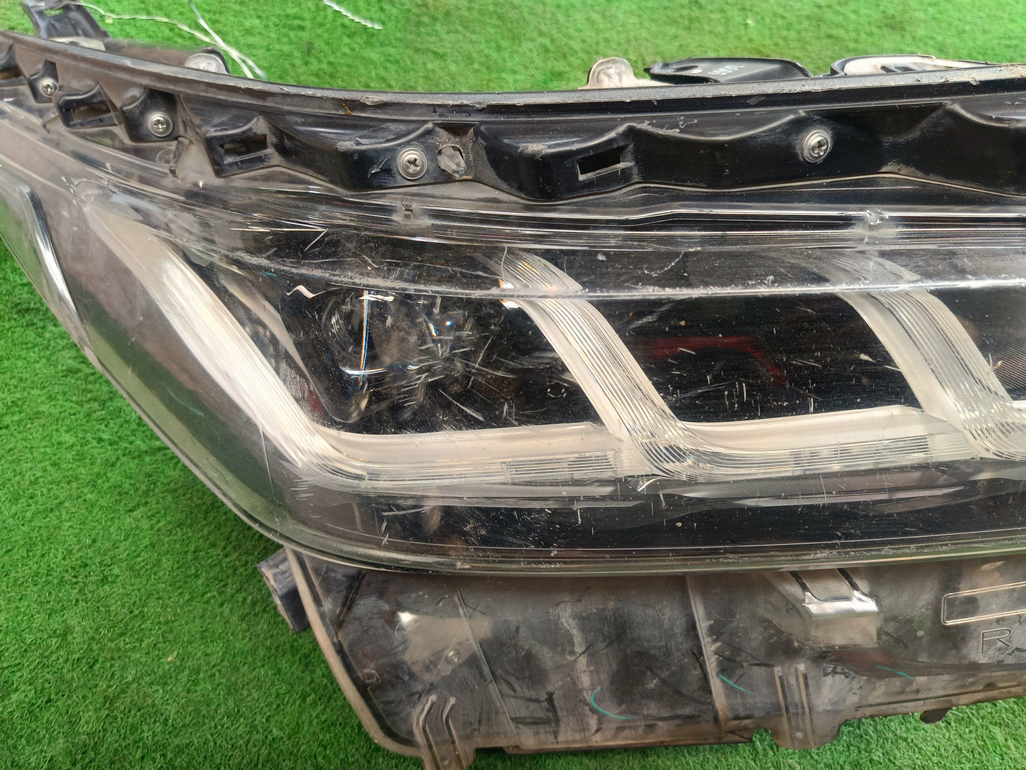 TOYOTA FORTUNER LEGENDER HEAD LAMP RH (HL0139)