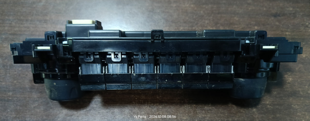 TOYOTA FORTUNER AIRCOND SWITCH PANEL (55300-0KF10)