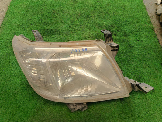 TOYOTA VIGO HEAD LAMP RH (HL0130)